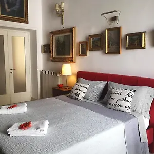 https://suite-ottocento-napoletano.hotels-amalfi.com