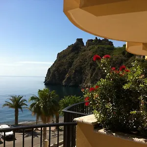 https://elihotel-santalessio-siculo.sicilyhotelsitaly.net